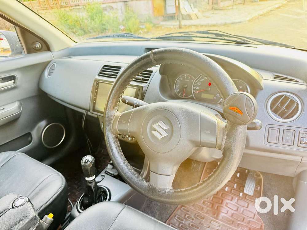 Maruti Suzuki Swift Vvt Zxi, 2010, Petrol