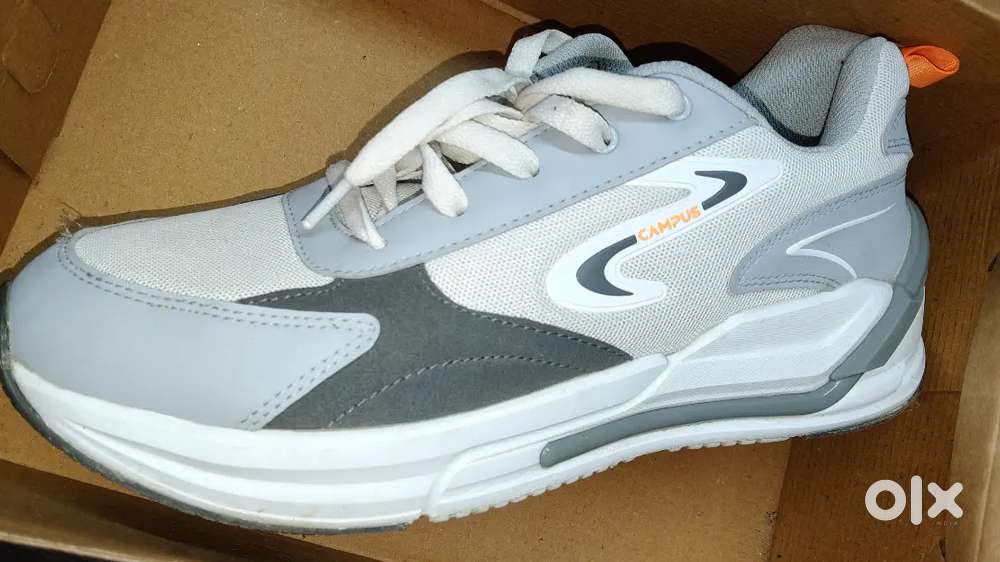 Campus Level Running Shoes For Men white and light grey colour size 10