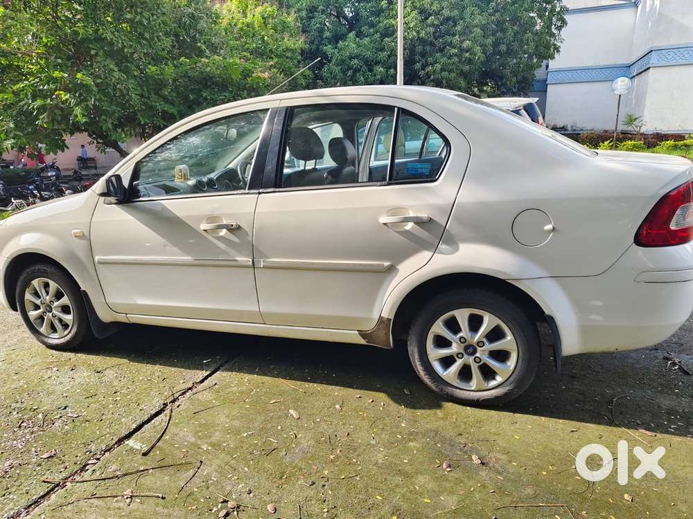 Ford Classic Titanium 2015