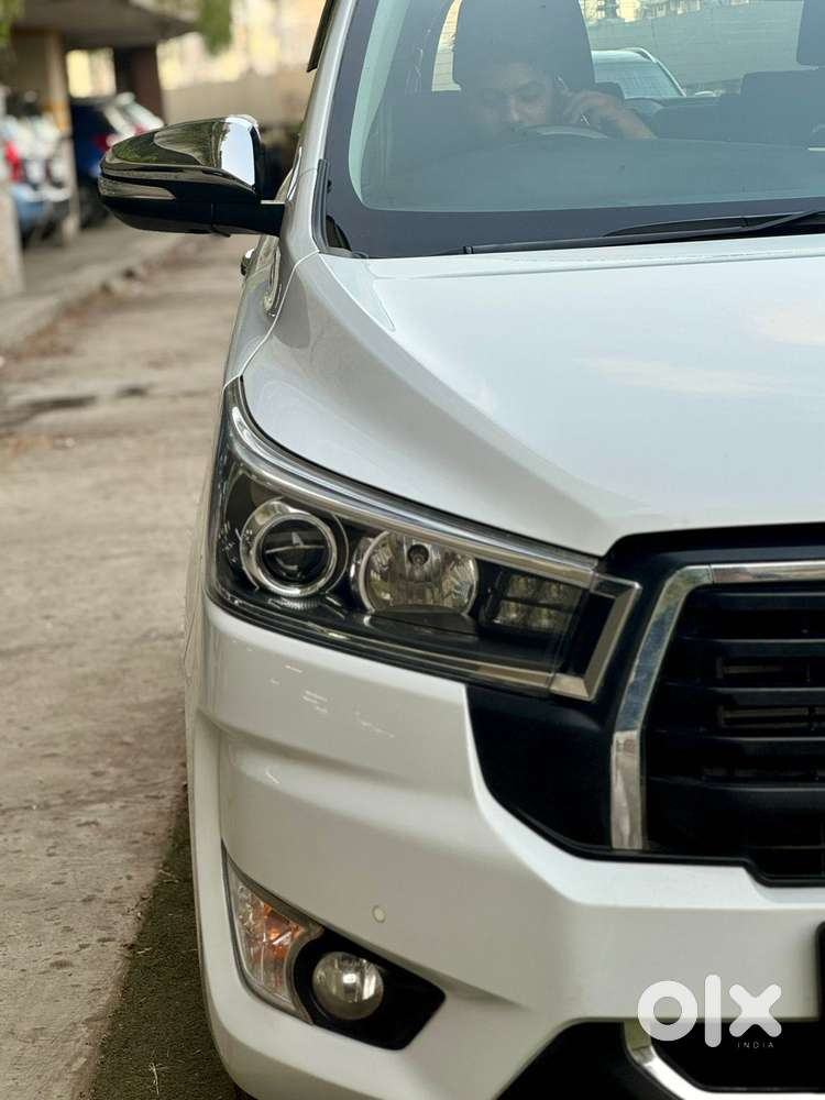 Toyota Innova Crysta 2.4 V, 2025, Diesel