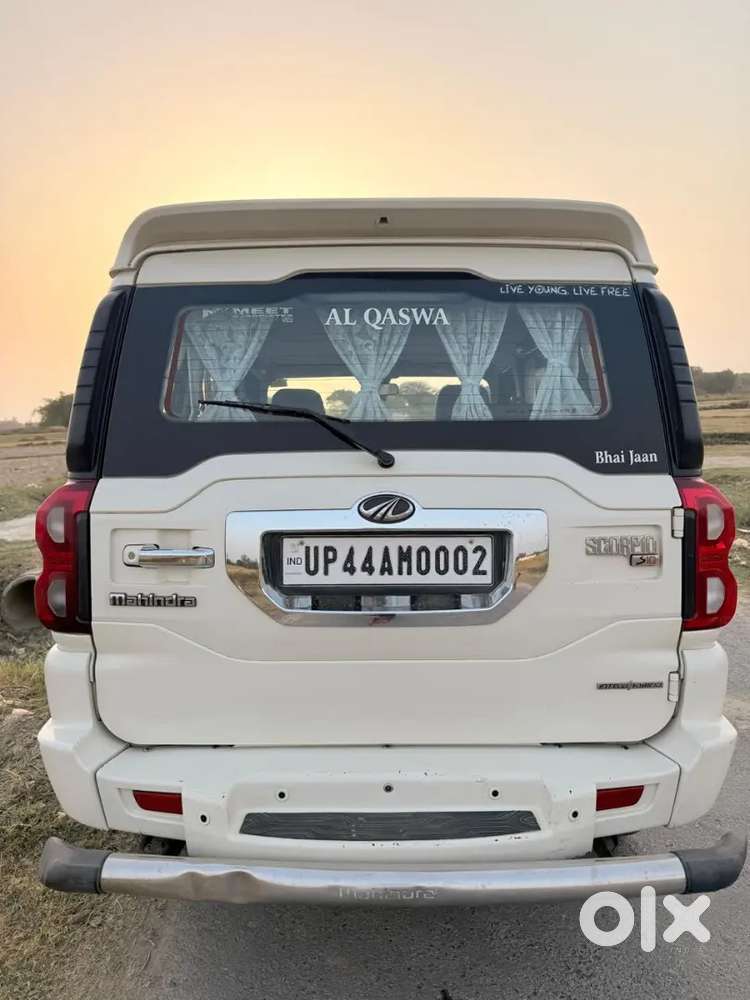 Mahindra Scorpio S10 Contect