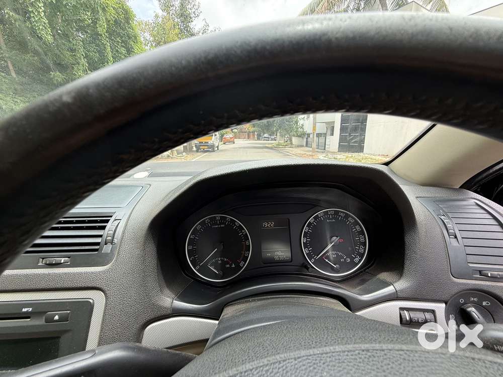 Skoda Laura Ambition 2.0 Tdi Cr Mt, 2011, Diesel