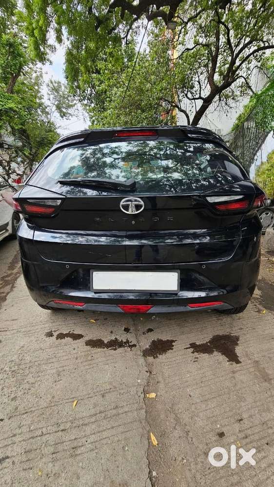 Tata Altroz, Black (dark Edition), Top Model - Push Button Start