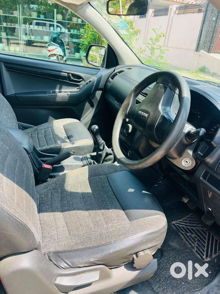 2016 Isuzu Diesel Manual, Great Condition