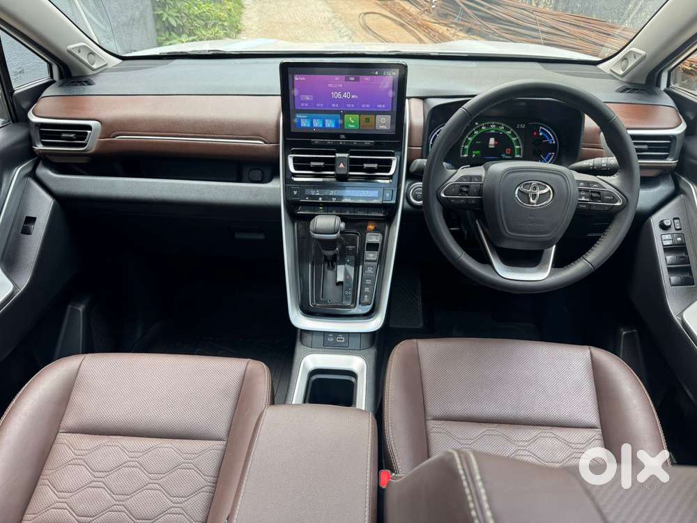 Toyota Innova Hycross 2.0 Zx (o) Hybrid 7 Str, 2024, Petrol