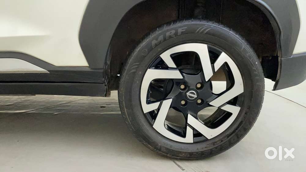 Nissan Magnite 1.0 Xv Premium Dual Tone, 2024, Petrol