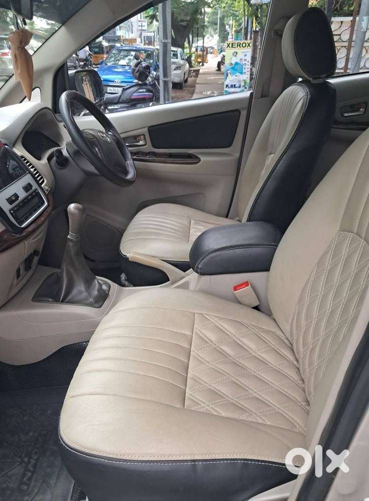 Toyota Innova 2.5 Vx 8 Seater Bs Iv, 2013, Diesel