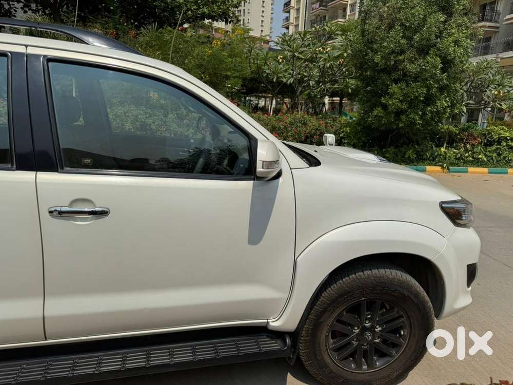 Toyota Fortuner Pearl White At Diesel Excellent Maintenance