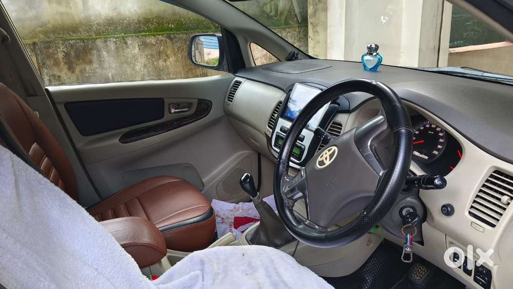 Original Kerala Toyota Innova 2014 Diesel Well Maintained