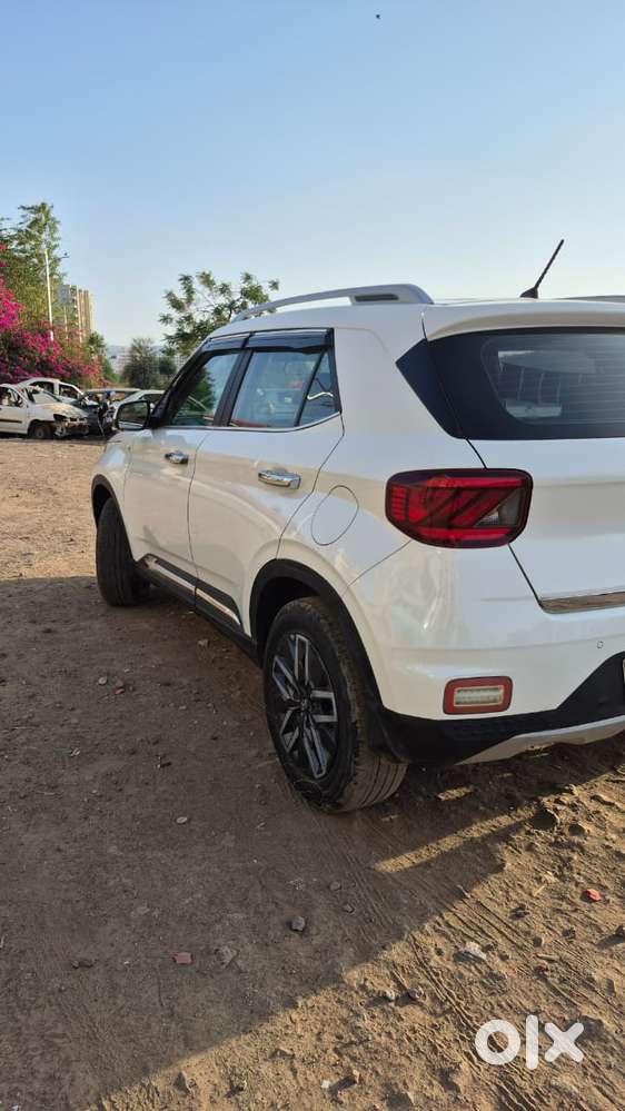 Hyundai Venue Sx, 2021, Cng & Hybrids