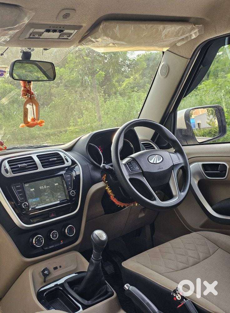 Mahindra Tuv 300 T10, 2018, Diesel