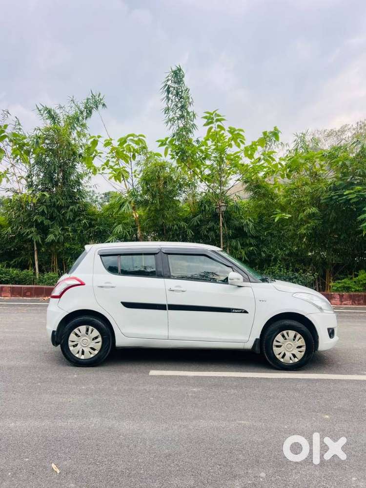 Maruti Suzuki Swift Vxi + Manual, 2011, Petrol