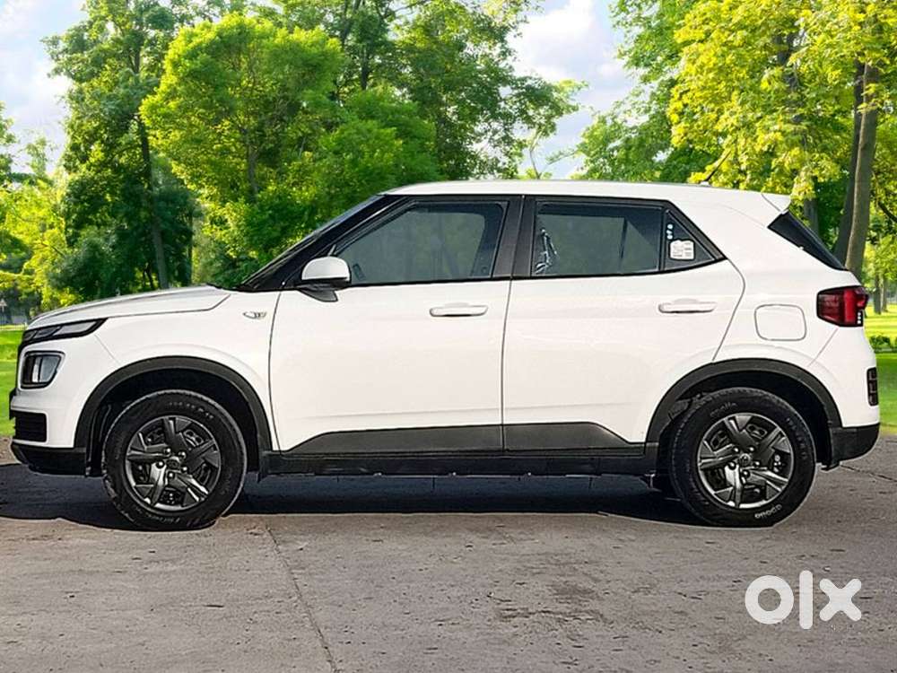 Hyundai Venue E 1.2 Petrol, 2025, Cng & Hybrids