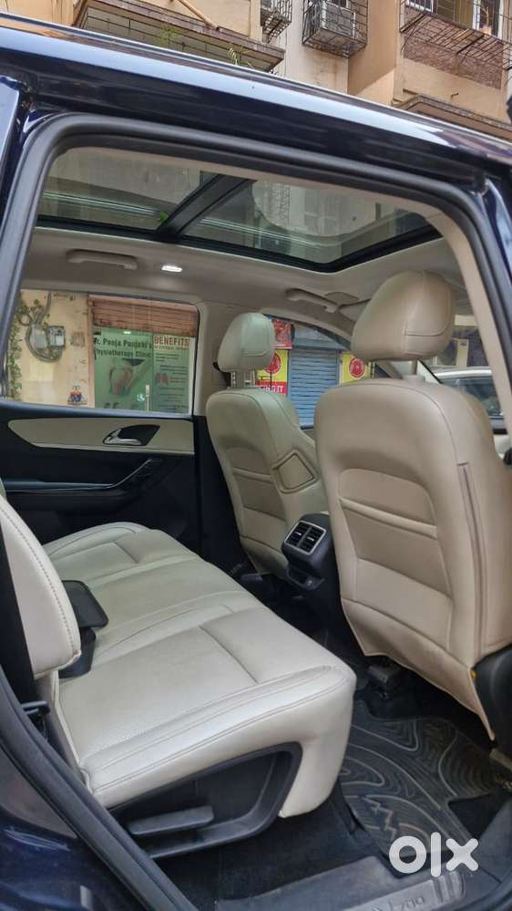 Mahindra Xuv700 2.2 Ax 7 Diesel At Luxury Pack Str Awd, 2022, Diesel