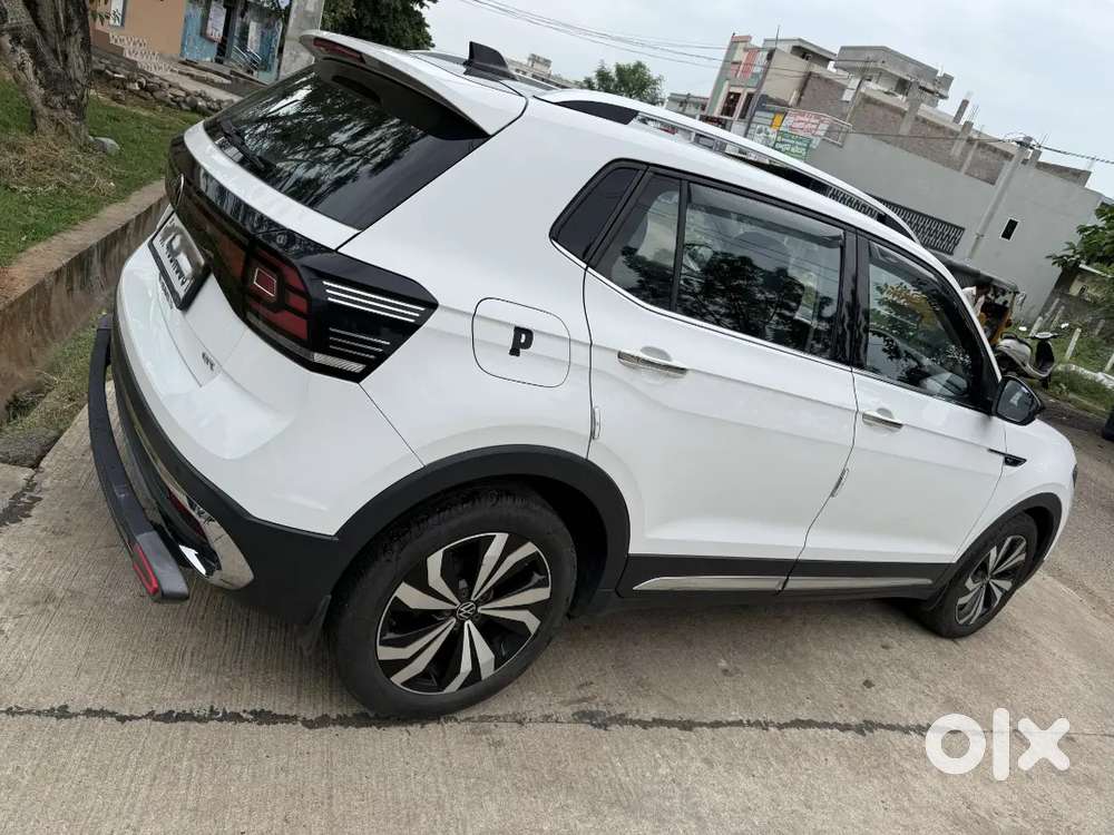 Volkswagen Taigun 2023 Petrol 33000 Km Driven