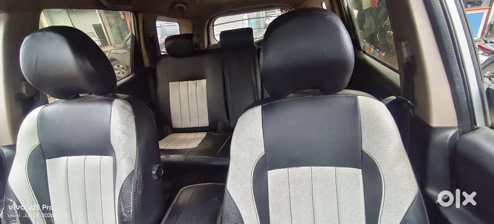 Mahindra Xuv500 W6 2012