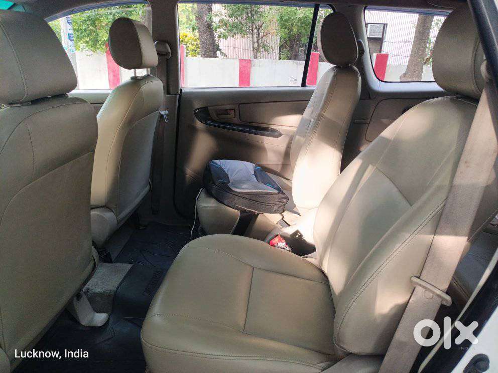 Toyota Innova 2.5 G (diesel) 8 Seater, 2016, Diesel