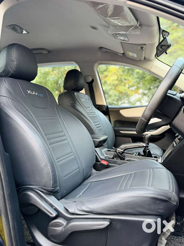 Mahindra Xuv700 2.0 Mx Petrol Mt 5 Str, 2022, Petrol