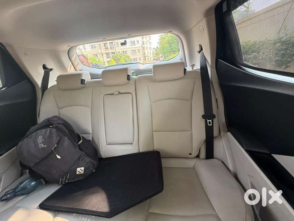 Almost New Mahindra Xuv300 W8(o)  Only 6,000 Km  Mint Condition