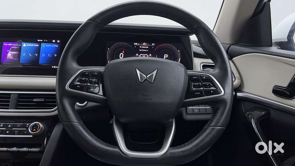 Mahindra Xuv700 2.0 Ax 7 Petrol At Str, 2022, Petrol