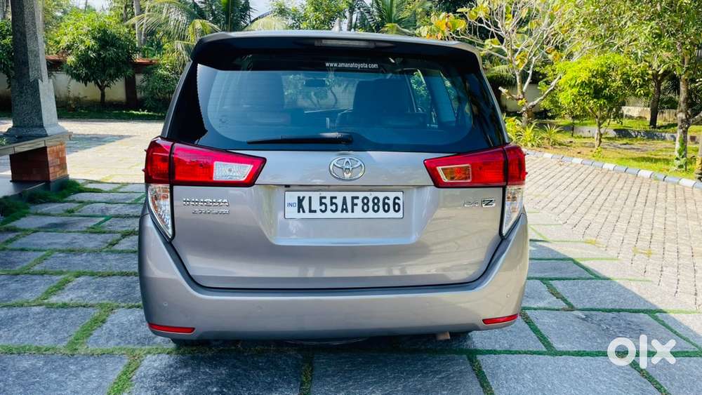 2022 Toyota Innova Crysta