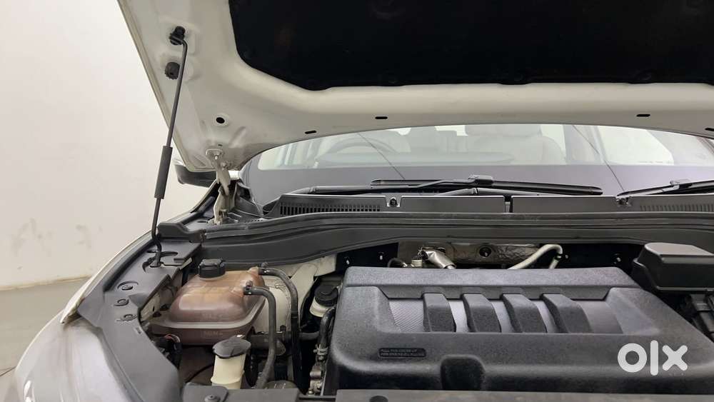 Mahindra Xuv700 2.2 Ax 7 Diesel At Luxury Pack Str, 2022, Diesel