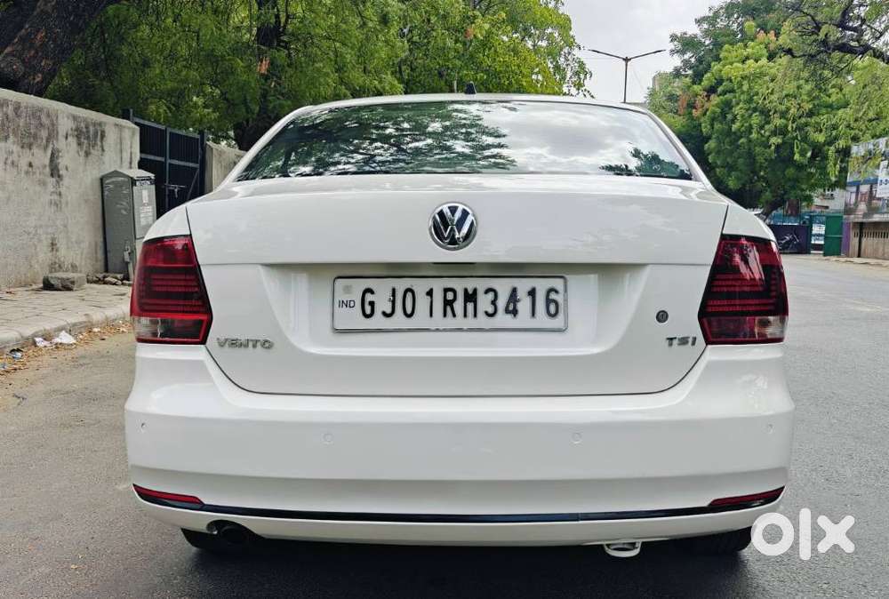 Volkswagen Vento 1.2 Tsi Comfortline At, 2015, Petrol