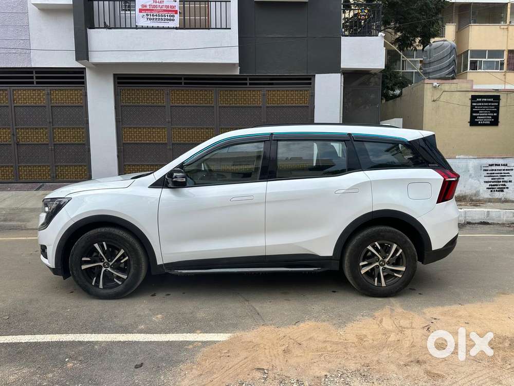 Mahindra Xuv700 2.0 Ax 5 Petrol Mt 7 Str, 2022, Petrol