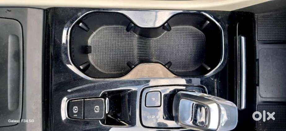 Volvo Xc40 B4 Ultimate, 2022, Petrol