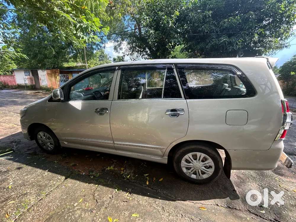 Toyota Innova 2.5 G 2015