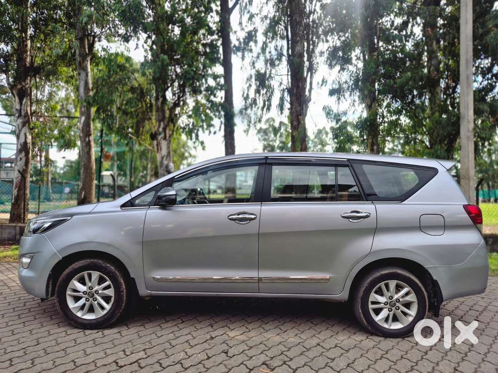 Toyota Innova Crysta 2.4 V 8 Str, 2017, Diesel