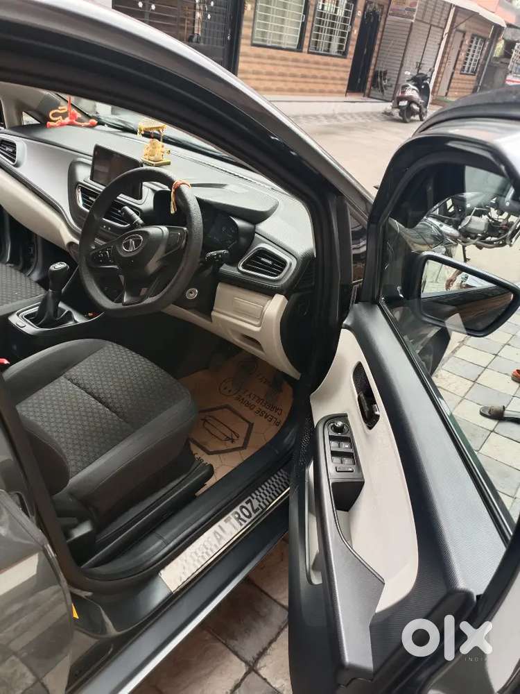 Tata Altroz 2022 Petrol 16000 Km Driven