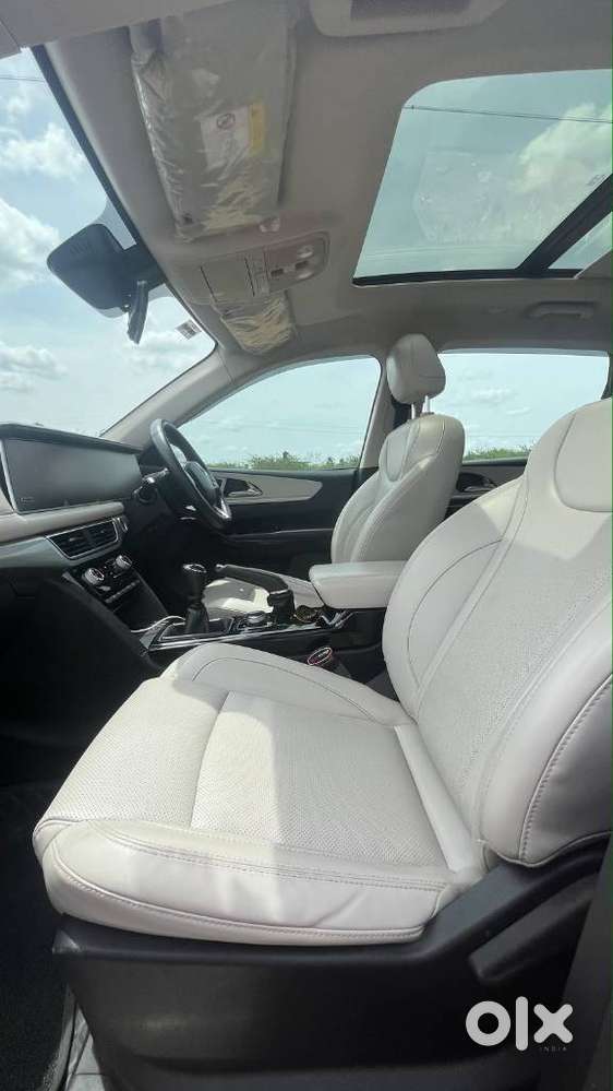 Mahindra Xuv700, 2022, Petrol