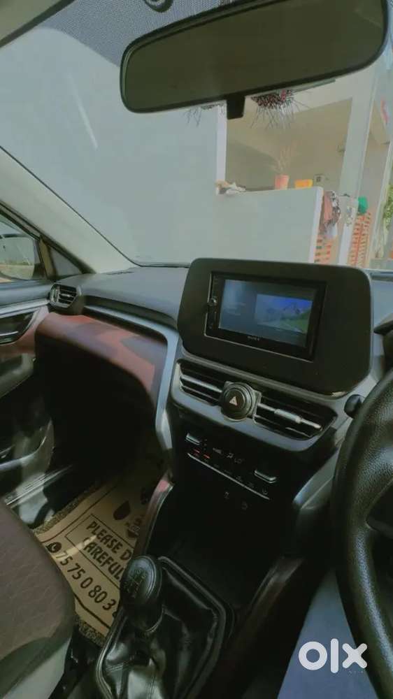 Maruti Suzuki Grand Vitara 2023 Petrol 90000 Km Driven