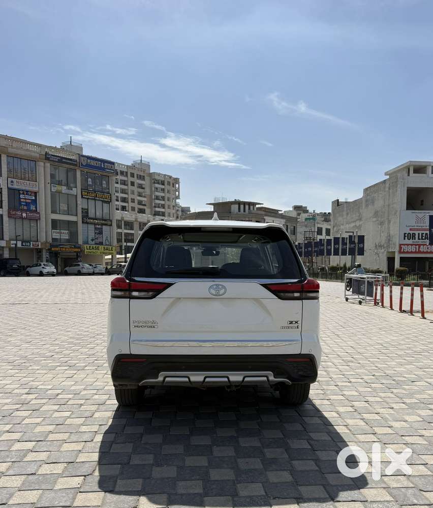 Toyota Innova Hycross 2.0 Zx (o) Hybrid 7 Str, 2024, Cng & Hybrids