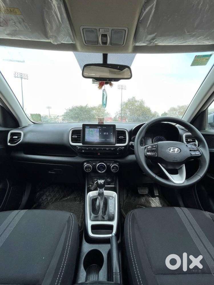 Hyundai Venue Sx+ At, 2022, Petrol