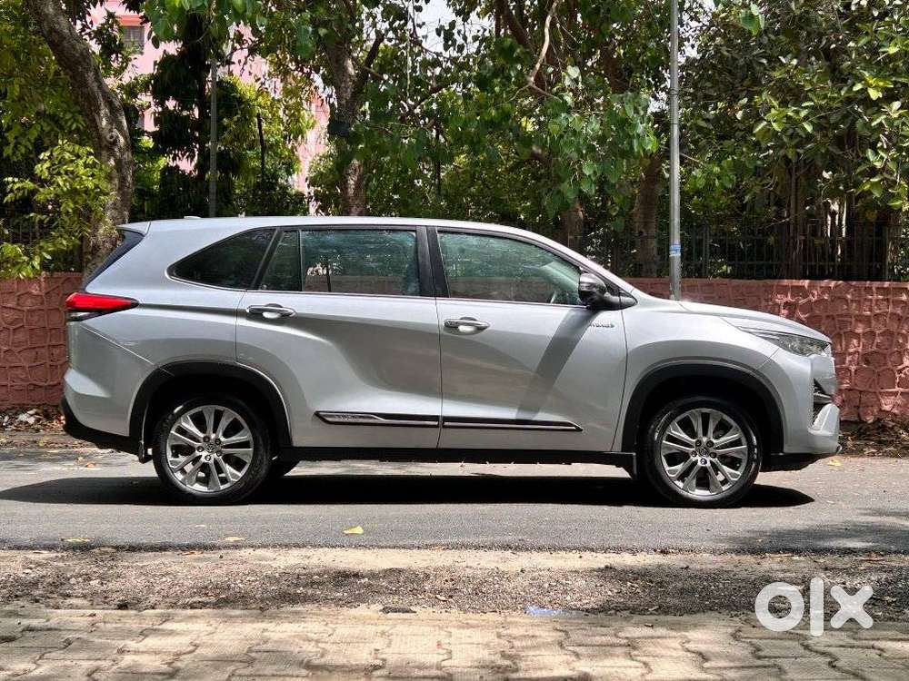 Toyota Innova Hycross 2.0 Zx (o) Hybrid 7 Str, 2024, Petrol