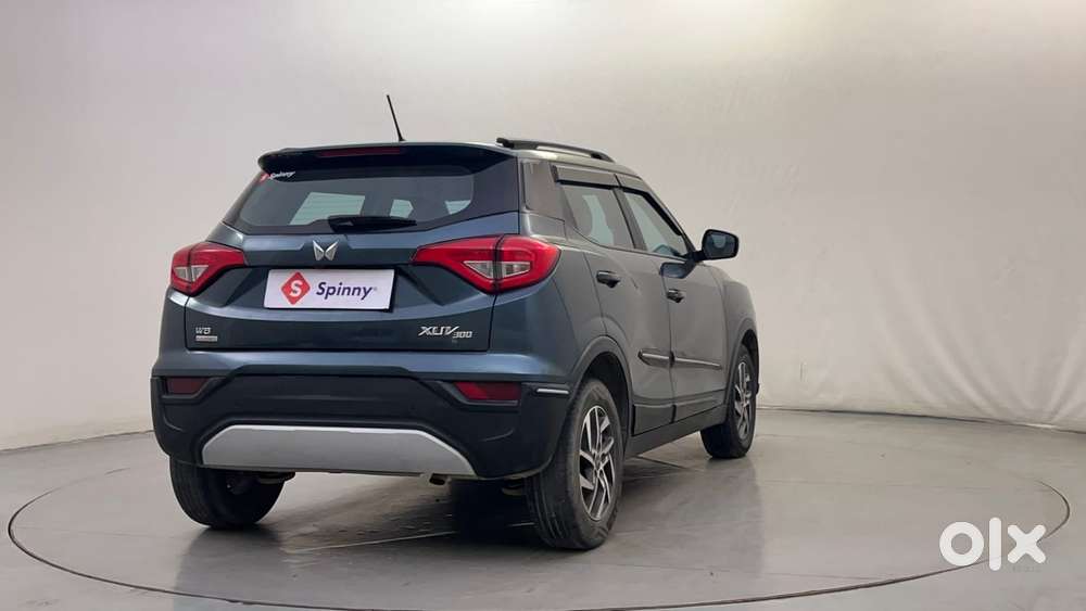 Mahindra Xuv300 W8 (o) 1.5 Diesel Amt, 2023, Diesel