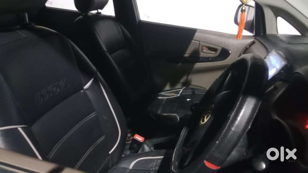 Toyota Innova 2.5 G (diesel) 8 Seater, 2015, Diesel