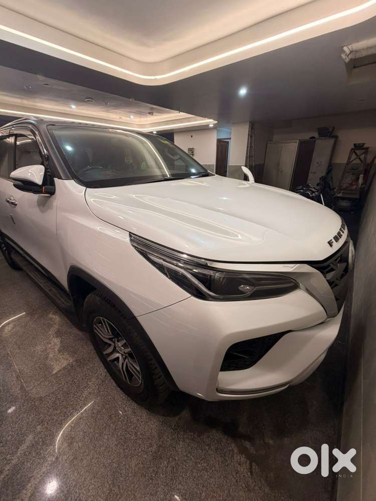 Toyota Fortuner Diesel At 2025 October