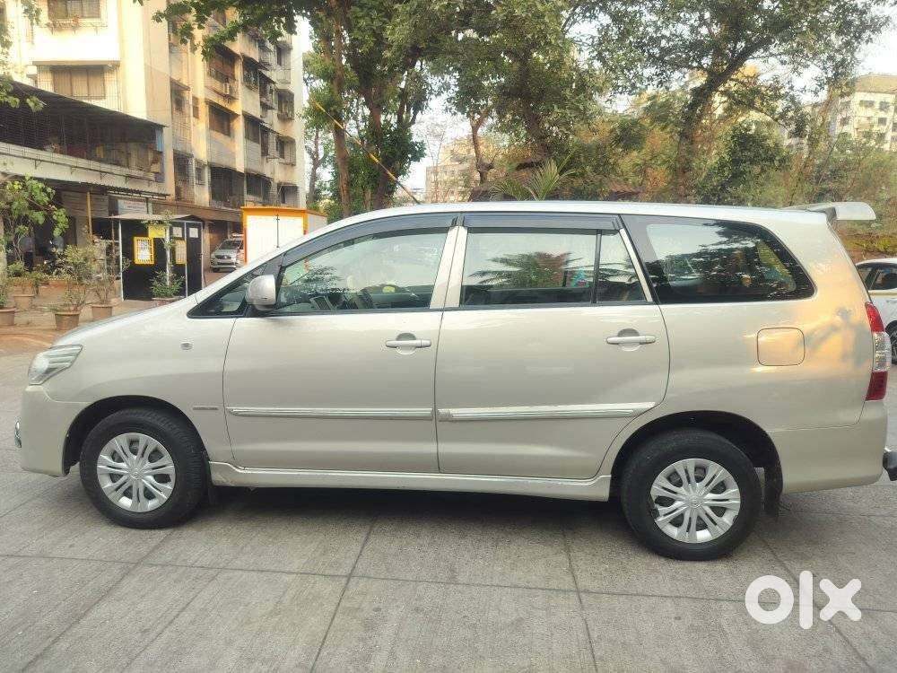 Toyota Innova 2.5 G (diesel) 8 Seater Bs Iv, 2015, Diesel