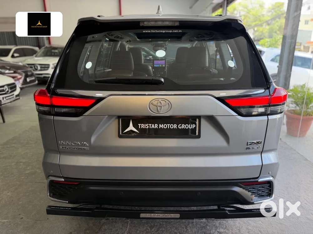 Toyota Innova Hycross, 2025, Petrol