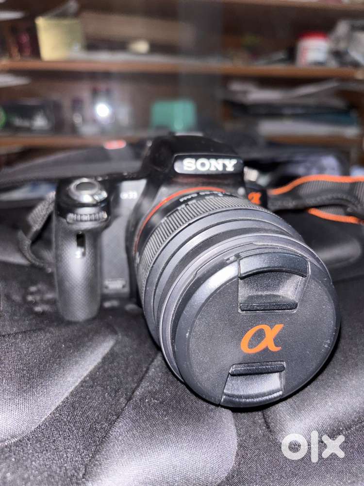 Sony SLT-A33 DSLR Camera + 18-55mm Sony Lens  Excellent Condition