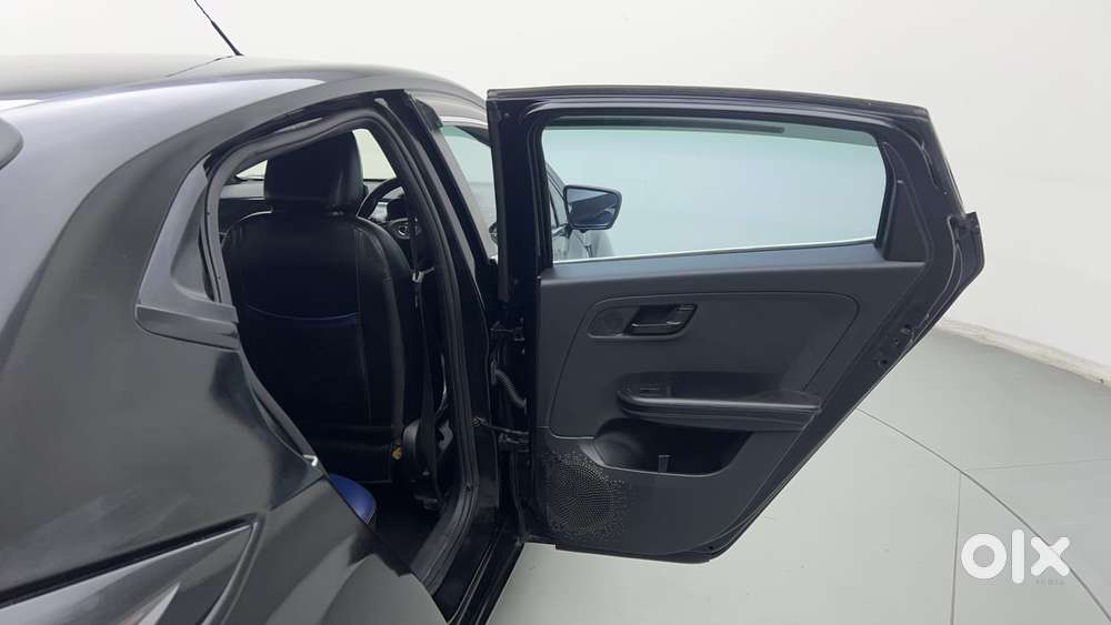 Tata Altroz 1.2 Xz Plus Dark Edition, 2021, Petrol