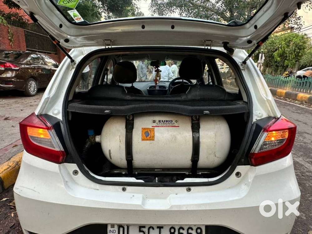 Tata Tiago 1.05 Revotorq Xz Wo Alloy, 2022, Cng & Hybrids