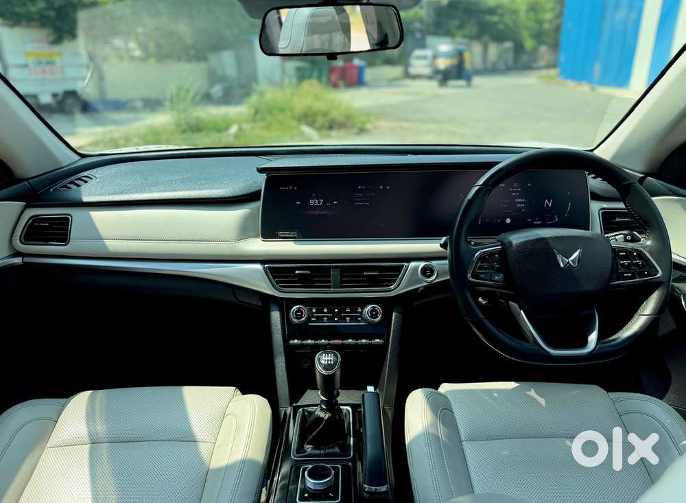 Mahindra Xuv700 Ax7 Luxury Pack Awd, 2024, Diesel