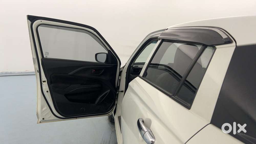 Maruti Suzuki Swift 1.3 Lxi, 2025, Petrol