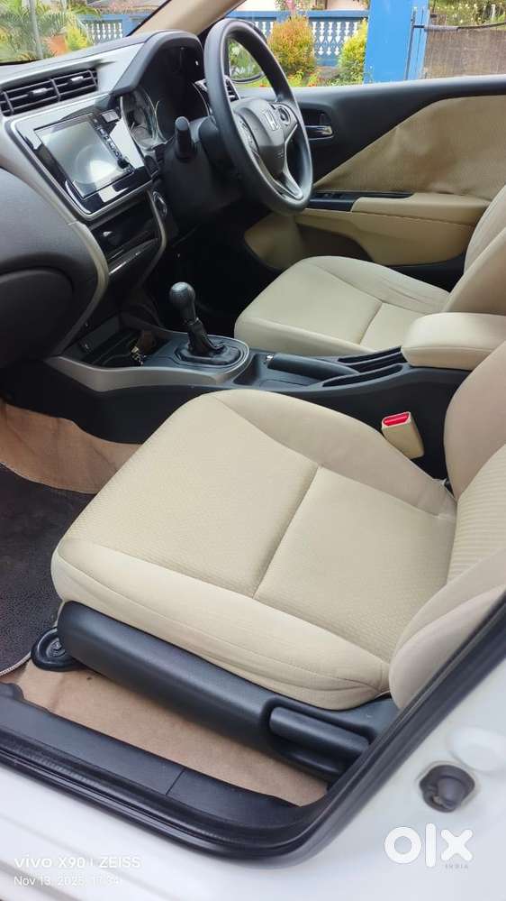 Honda City I-vtec V, 2017, Petrol