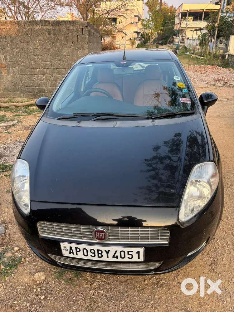 Fiat Grande Punto 2010 Petrol 66000 Km Driven