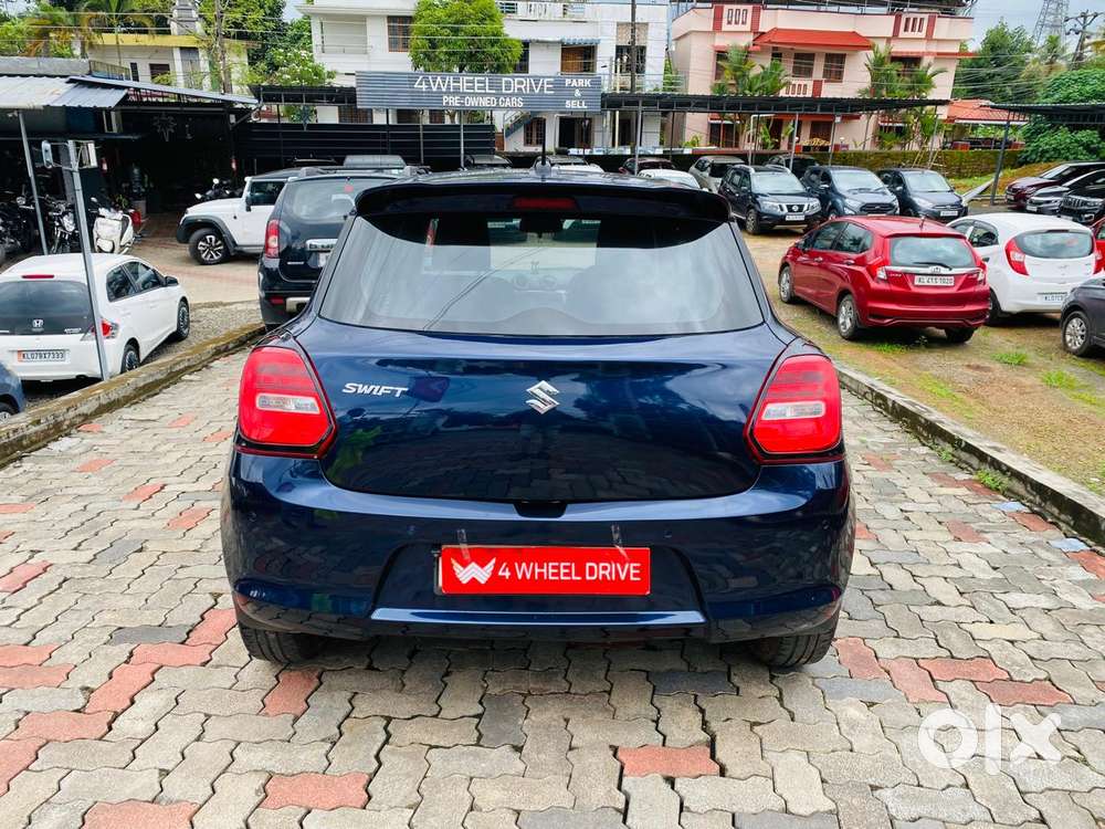 Maruti Suzuki Swift Vxi + Manual, 2022, Petrol